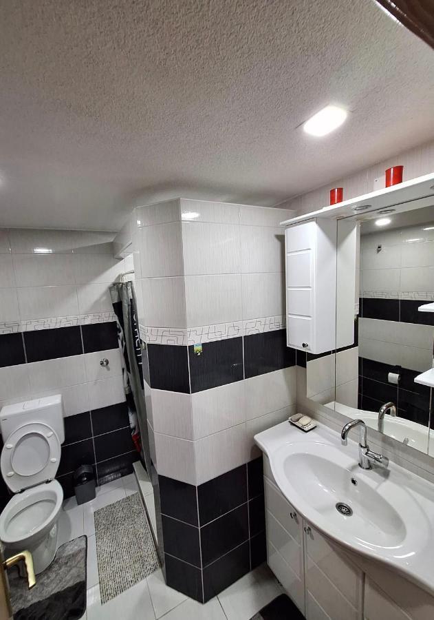 Apartman Magic Sauna,Jakuzzi,Kino Ливно Екстериор снимка